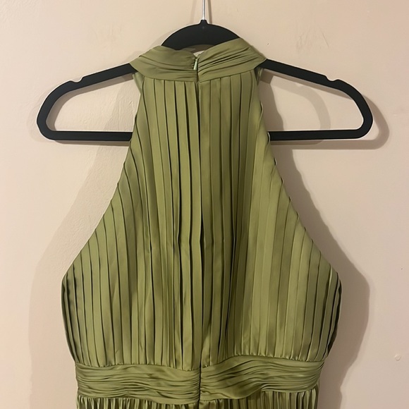 NWT Mac Duggal Pleated Halter Neck Mini Dress in Apple Green - Picture 11 of 14